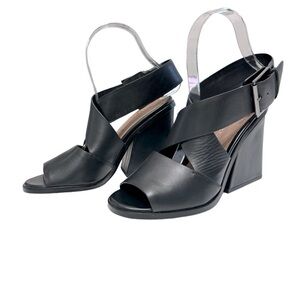 BCBG Sara Block Chunky Heel‎ Sandal Black 37/7US